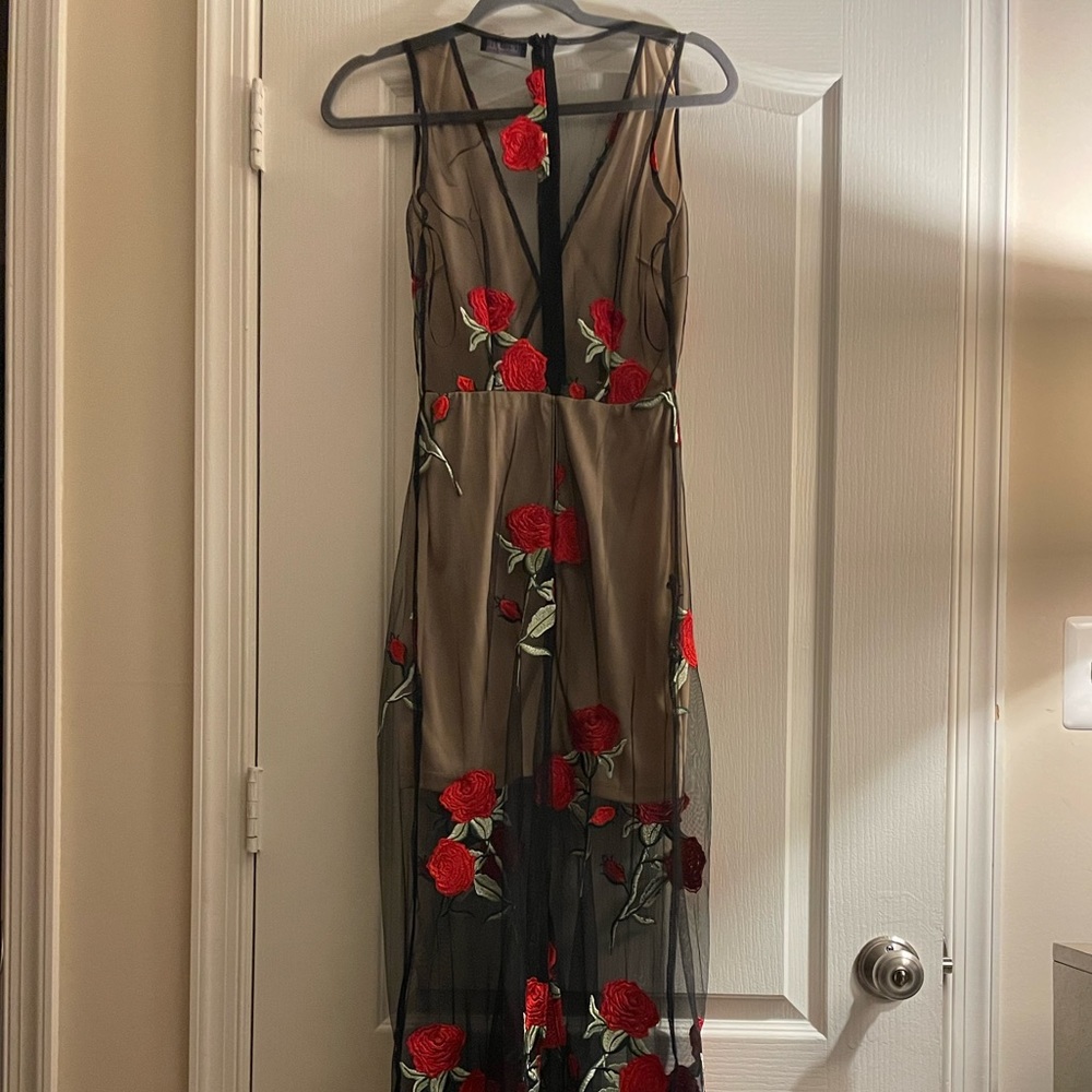 Dress Laced Roses - Picture 2 of 2